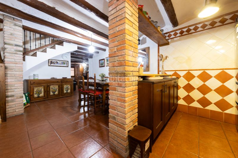 Foto c04e10ce-482b-474e-8757-e3faa8ee65d2. Masia amb aparcament a Vila-rodona