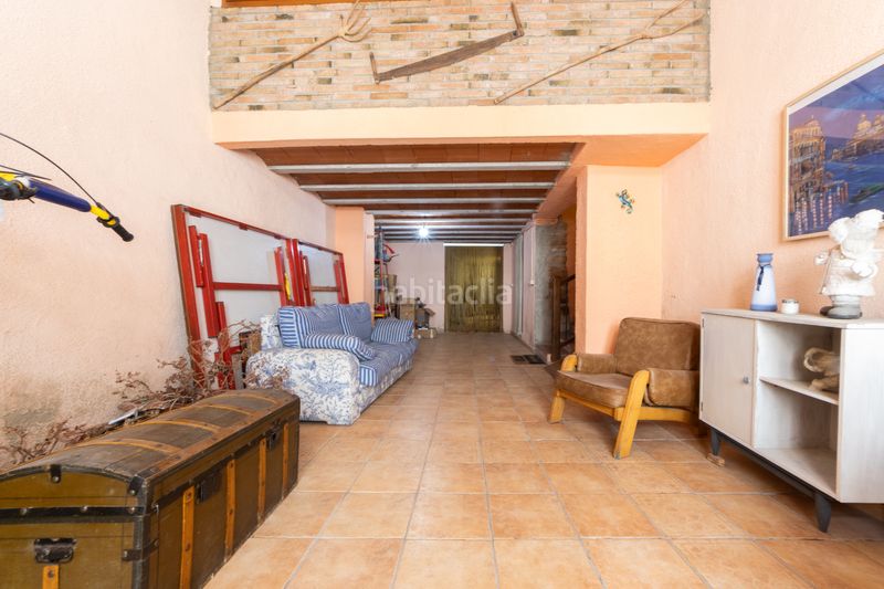 Foto f5223d0b-3726-4339-8a56-91cdbf552c5f. Masia amb aparcament a Vila-rodona