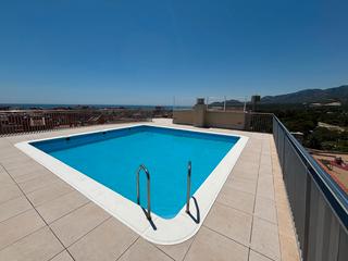 Pis  Carrer del baix empordà. ¡gran oportunidad! piso luminoso con terraza, parking, trastero