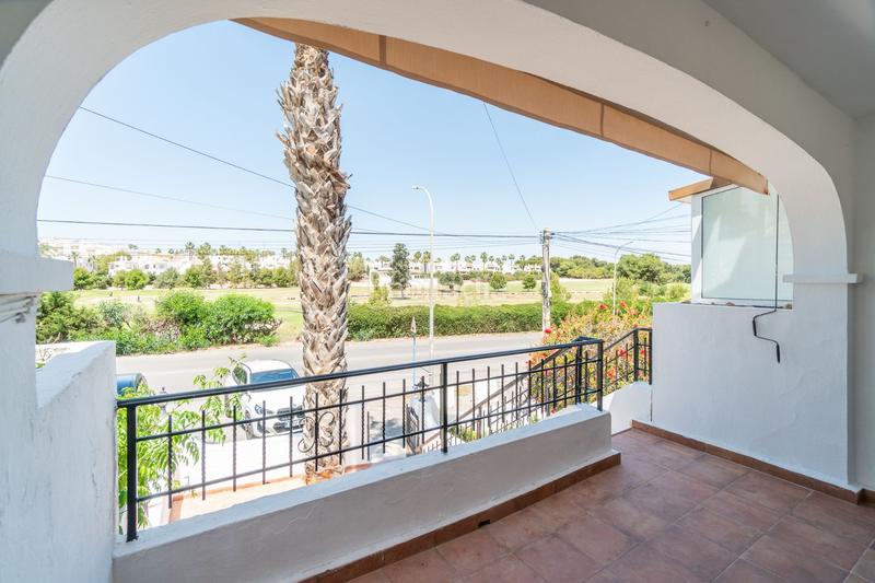 Foto 307e6864-2bac-4a4c-9295-f8b7a6bc2d5c. Affitto casa a schiera con piscina in Villamartín-Las Filipinas Orihuela