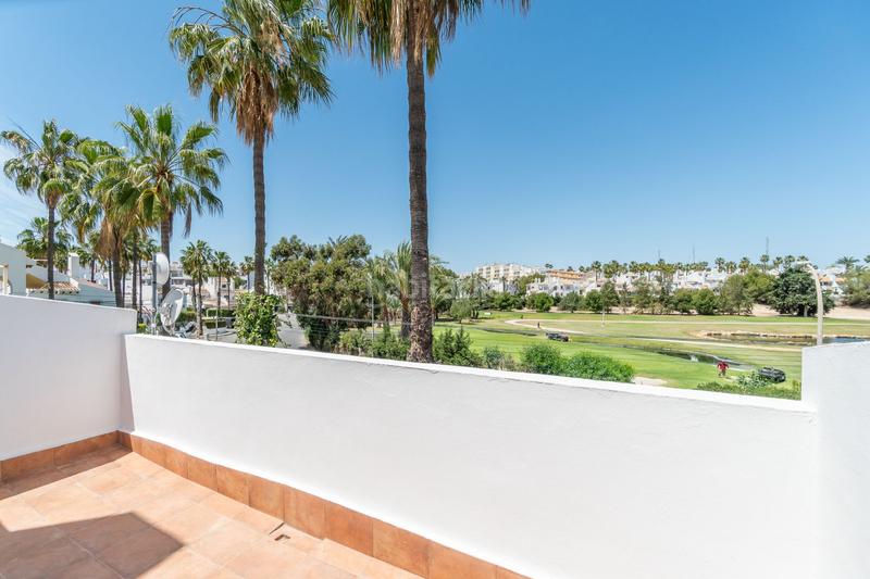 Foto 383b94a1-24f9-4a1d-a6cc-1c04be7de8b9. Affitto casa a schiera con piscina in Villamartín-Las Filipinas Orihuela