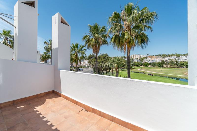 Foto b9ed82d6-32d3-438a-81ff-a8f957eff173. Location maison jumelée avec piscine dans Villamartín-Las Filipinas Orihuela