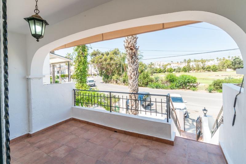 Foto 65b658b9-6dee-489e-896f-bd0772b205c0. Miete reihenhaus mit pool in Villamartín-Las Filipinas Orihuela