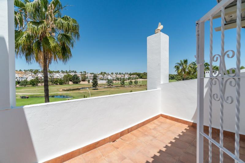 Foto 9af09614-1e62-4458-bff7-46b2503f12f8. Miete reihenhaus mit pool in Villamartín-Las Filipinas Orihuela