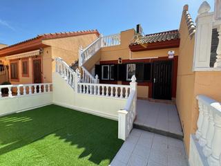 Miete Reihenhaus in Zona Carrefour - Urbanizaciones. Encantadora casa adosada en el chaparral, torrevieja