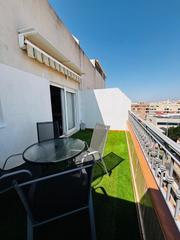 Lloguer Àtic a El Molino. Acogedor ático reformado cerca del parque de las naciones, torre