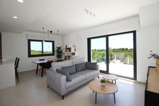 Etagenwohnung in El Pinar de Campoverde. Espectacular piso en planta baja en romero golf, pilar de la hor