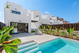 Chalet à Campoamor. Exclusiva villa de lujo en riomar, mil palmeras