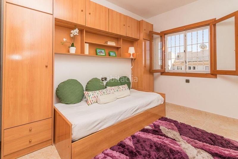 Foto d760ae7d-8104-4f86-a4ae-f2294417a7a5. Casa adossada amb calefacció piscina a Playa Flamenca Orihuela