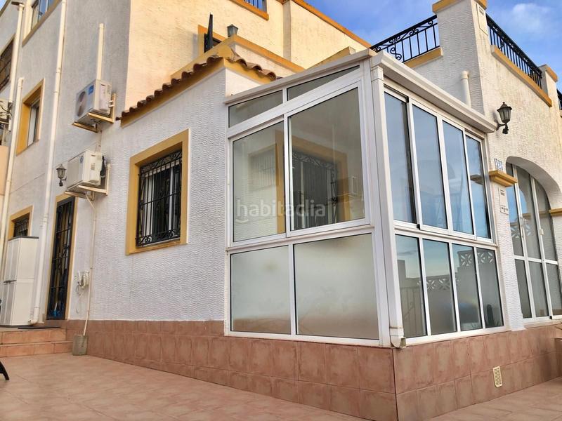 Foto fa08e0da-d299-4e5b-a492-0600c65697f6. Alquiler casa encantador chalet adosado en orihuela costa en Torrevieja