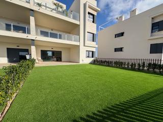 Pis a El Pinar de Campoverde. Magnífico bajo con jardín en lo romero golf