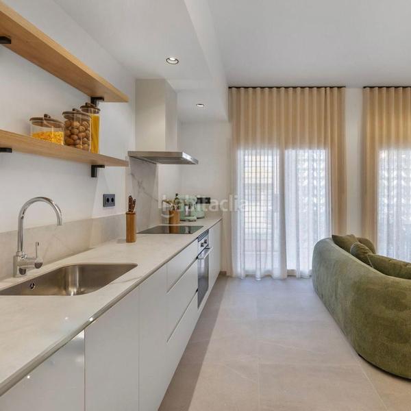 Foto f25171f5-f64f-4e85-85e3-09cb9d489a73. Alquiler piso magnífico piso a 200m de la playa en Torrevieja