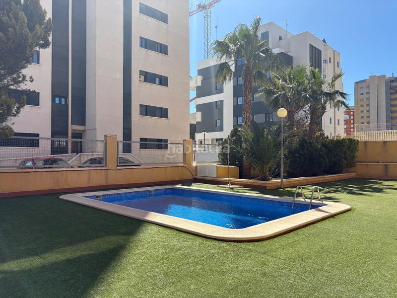 Foto eb71ae69-b2f2-4743-aa3b-347039624b8a. Apartament amb piscina a Puerto Deportivo Guardamar del Segura