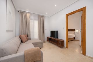 Miete Etagenwohnung in Las Piscinas Naturales. Piso en alquiler en el paseo marítimo juan aparicio, torrevieja