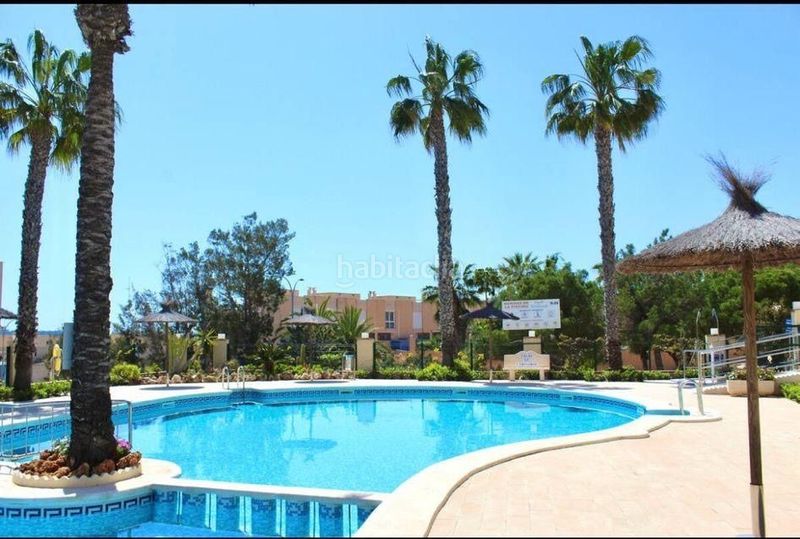 Foto 9ce2d73d-afd1-4f6c-bf57-fe094924c2de. Lloguer dúplex amb calefacció piscina a Aguamarina Orihuela