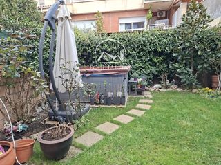 Casa adossada  Avd pinyana. Preciosa casa adosada en venta con jardin privado demas 40 m2