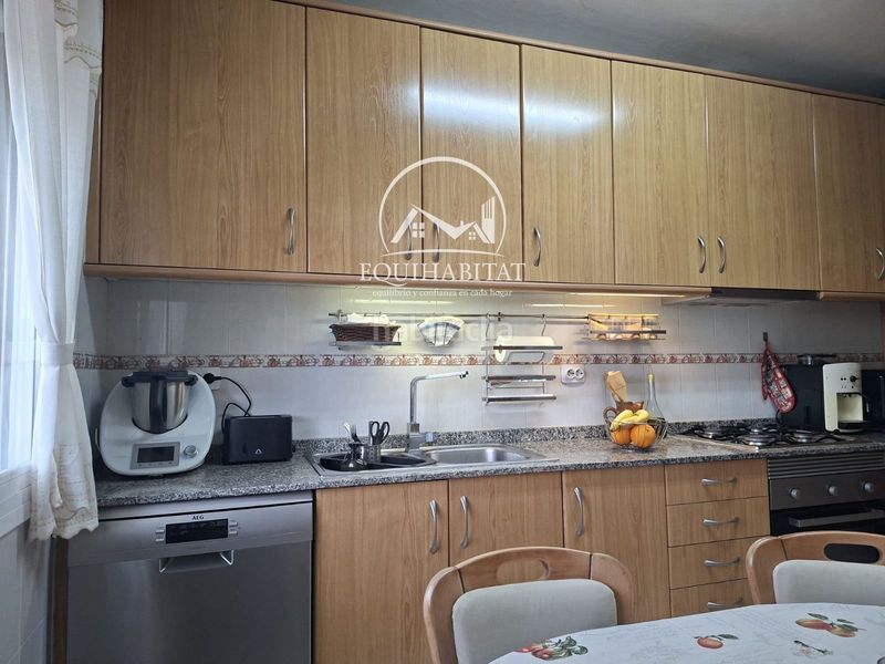 Foto 8129642d-1a11-4e64-980d-827185c150ca. Casa adossada amb aparcament a Alcarràs