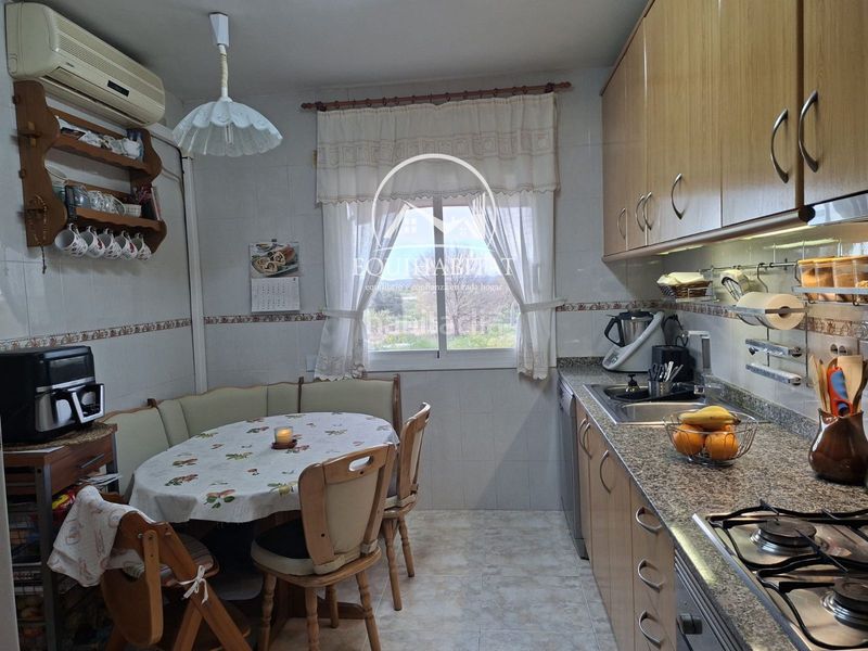 Foto b3dcdbb6-16fa-45b2-ae33-3b37bbdc0c04. Casa adossada amb aparcament a Alcarràs