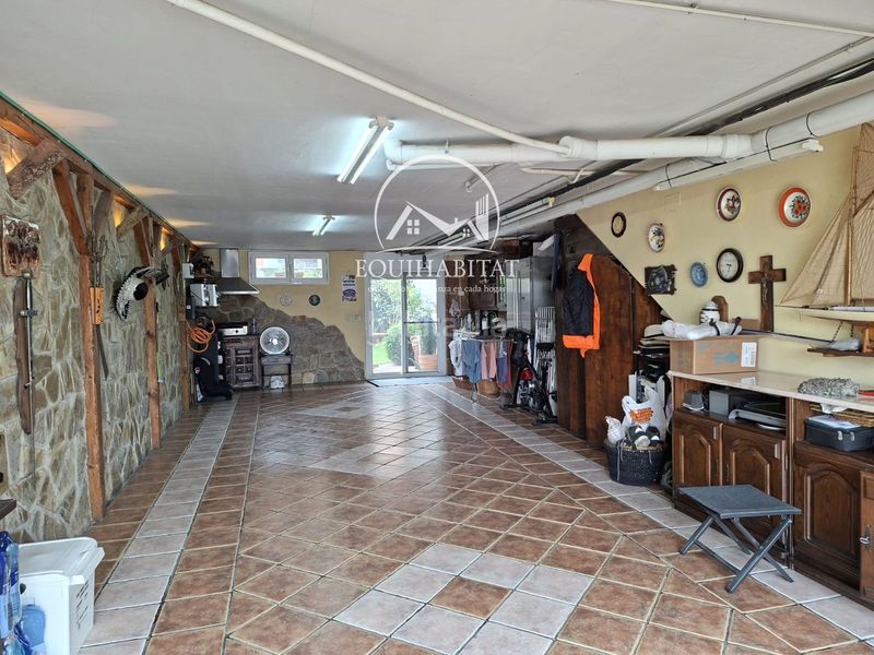 Foto c6c53dcd-71fd-48c7-b4fc-13c1a4ab74e6. Casa adossada amb aparcament a Alcarràs