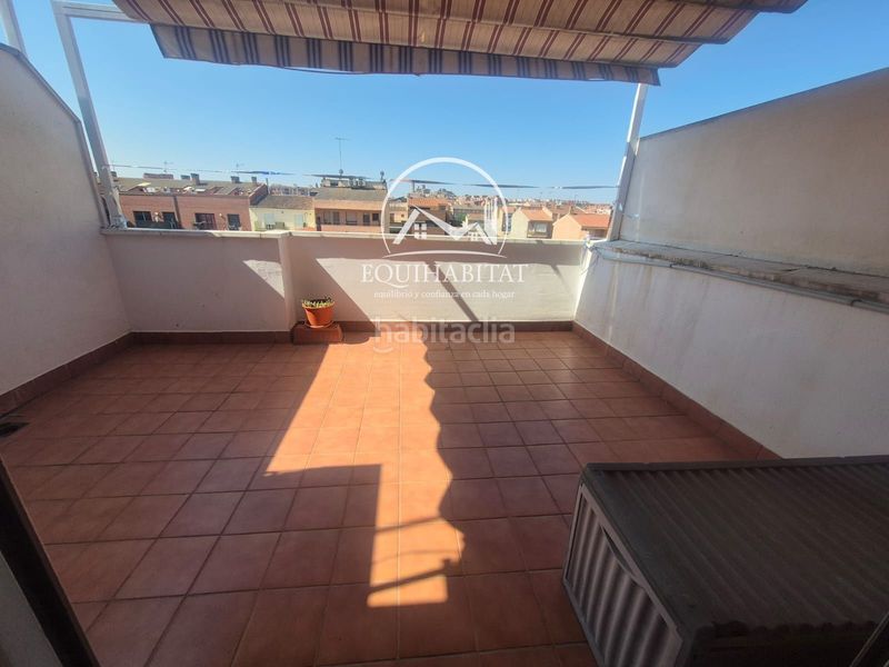 Foto 3255a857-6070-47f9-a709-b4e5080d8252. Casa adossada amb aparcament a Llívia Lleida