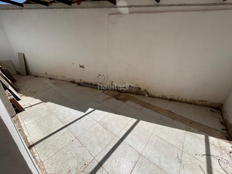 Foto 21d91229-3428-4fe9-9731-90522d0a6ea0. Local comercial ¡excelente oportunidad de inversión en benicalap, ! local comercial con terraza y baño reformado en Valencia