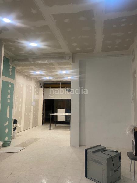 Foto 608c88a9-87d6-45bc-a545-3fdd7b0a1d15. Local comercial ¡excelente oportunidad de inversión en benicalap, ! local comercial con terraza y baño reformado en Valencia