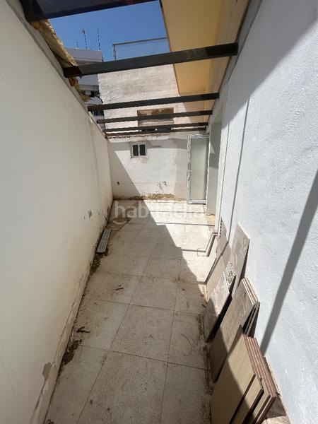 Foto 933b6d7c-73df-4764-8a0d-79f4fc1a8802. Local comercial ¡excelente oportunidad de inversión en benicalap, ! local comercial con terraza y baño reformado en Valencia