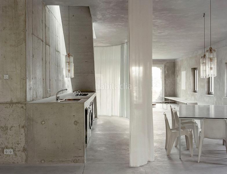 Foto f51ab9ac-997a-48a8-bcf6-a71b291ed16c. Local comercial ¡excelente oportunidad de inversión en benicalap, ! local comercial con terraza y baño reformado en Valencia