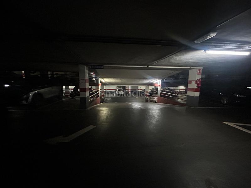 Foto 03d82eef-d696-4545-920e-dc7f57678494. Parking voiture dans avinguda de peris i valero 81 dans Valencia