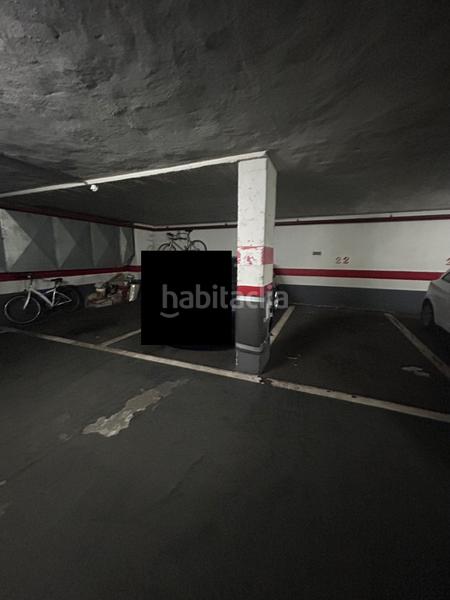 Foto 041a9947-8581-48f0-8f39-378638b9359b. Parking voiture dans avinguda de peris i valero 81 dans Valencia