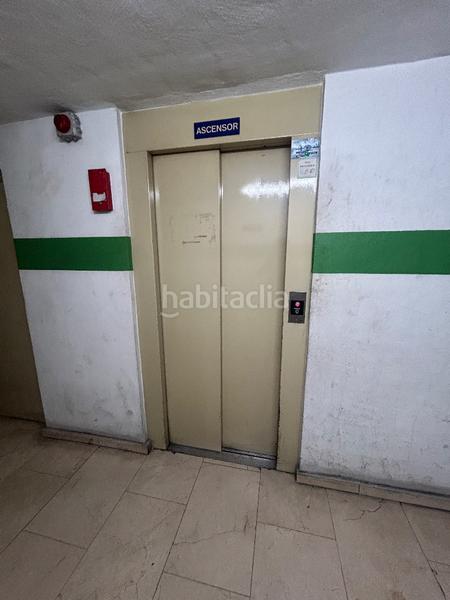 Foto 17e81a97-edc4-471f-9e1a-175ac77410c3. Parking voiture dans avinguda de peris i valero 81 dans Valencia