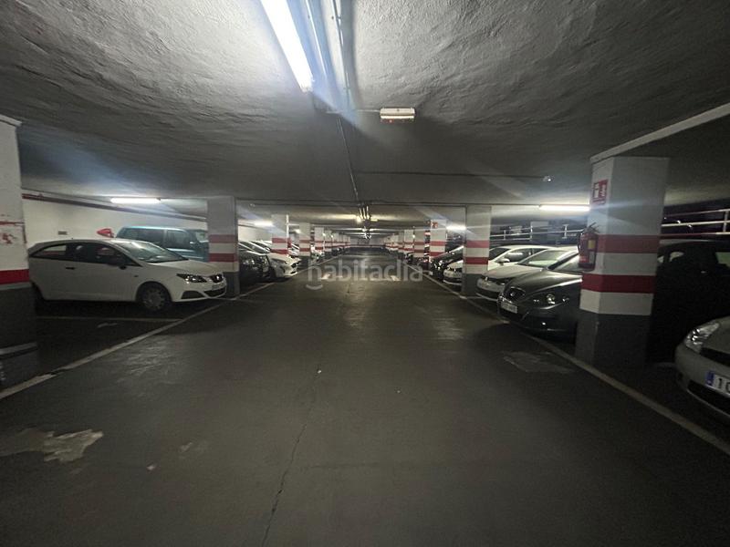 Foto 65104b1a-cd1f-4efd-8060-9c4daf8fab21. Parking voiture dans avinguda de peris i valero 81 dans Valencia