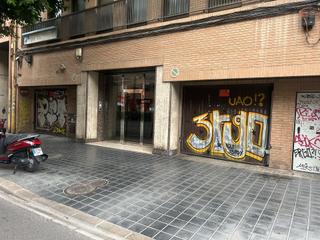 Aparcament cotxe a Avinguda de peris i valero 81. Venta de plaza de parking con seguridad 24/7