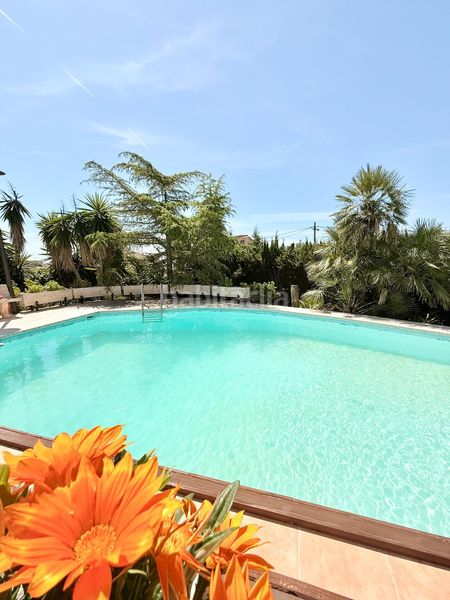 Foto e35e186c-ea7a-4d8b-afb6-c4db657ef2e4. Casa amb calefacció aparcament piscina a Calafell poble Calafell