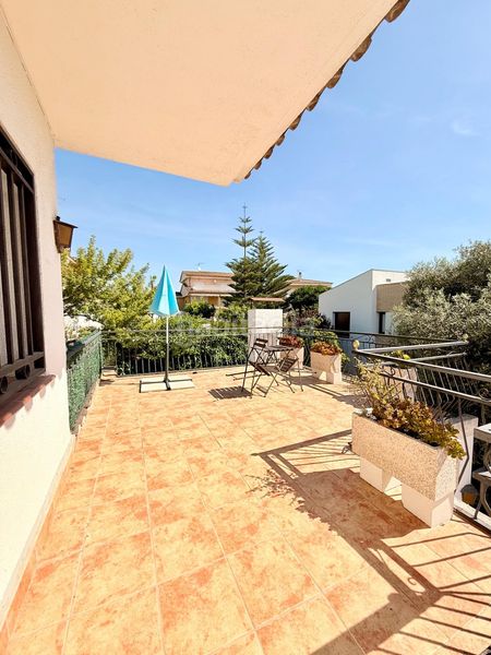Foto e663a162-86de-416e-865a-21875d796c56. Casa amb calefacció aparcament piscina a Calafell poble Calafell