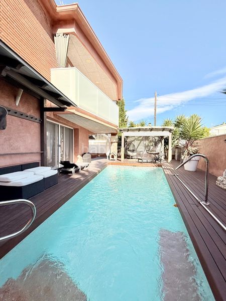 Foto 106c4ff5-5071-4305-a18c-6d67c8638069. Chalet avec parking piscine dans Cunit residencial Cunit
