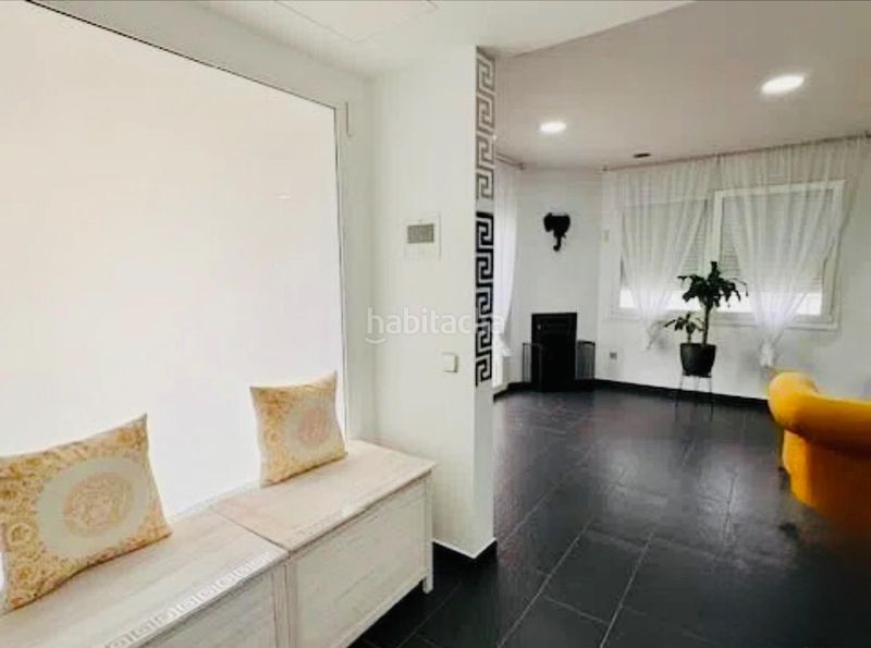 Foto 4faac28a-3903-43d8-9bed-3592c2acd0f0. Chalet avec parking piscine dans Cunit residencial Cunit
