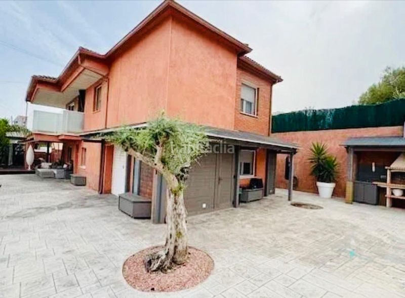 Foto d04f9a64-b8fa-4e85-a5fd-38ddad84c4ab. Chalet avec parking piscine dans Cunit residencial Cunit