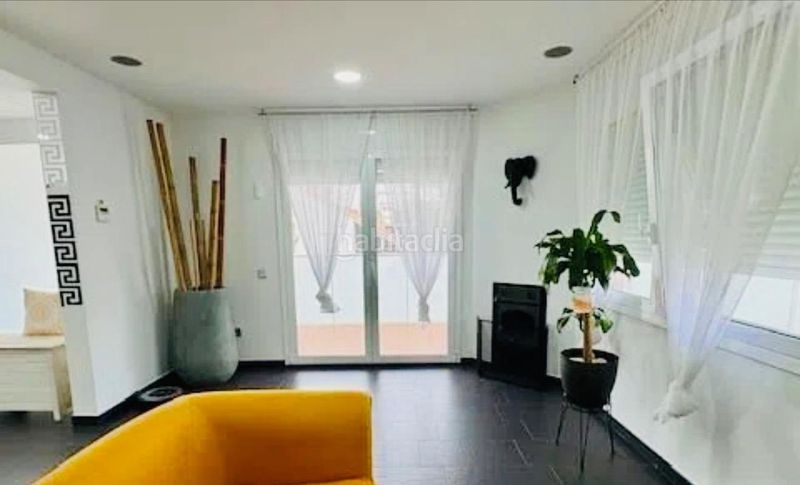 Foto dfe152d3-9385-4519-bda8-5bd251a37f09. Chalet avec parking piscine dans Cunit residencial Cunit