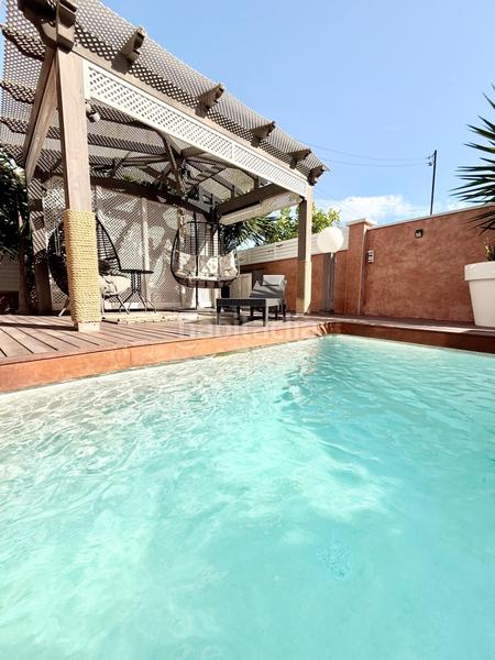 Foto 0b400490-0bf8-4a89-a2a1-10e938604135. Chalet con riscaldamento parcheggio piscina in Cunit residencial Cunit