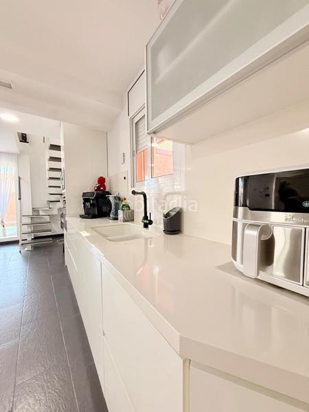 Foto 3f398080-6141-42f5-9463-f033040a0e21. Chalet con riscaldamento parcheggio piscina in Cunit residencial Cunit