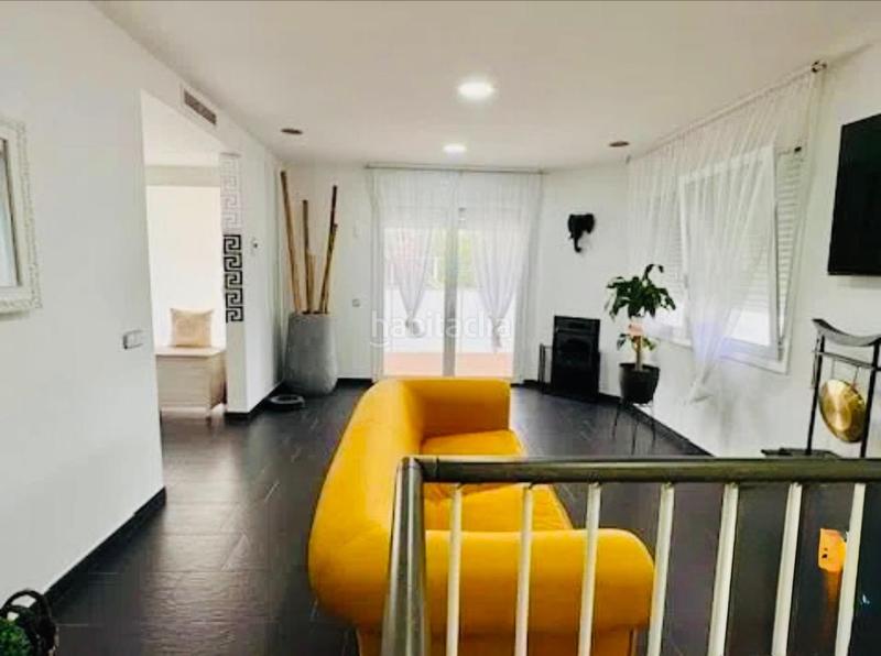 Foto 4bc933db-047a-4f54-a097-ec0226ed667d. Chalet con riscaldamento parcheggio piscina in Cunit residencial Cunit