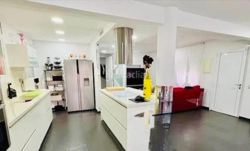 Foto aec9e2fd-946a-46e6-90a4-b7a51f4d77af. Chalet con riscaldamento parcheggio piscina in Cunit residencial Cunit