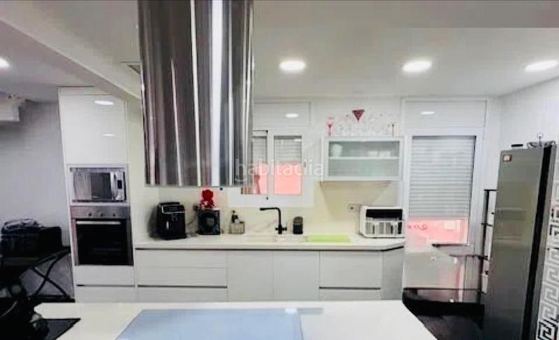 Foto cc7a23b9-34ca-442c-b0b3-81f091501815. Chalet con riscaldamento parcheggio piscina in Cunit residencial Cunit