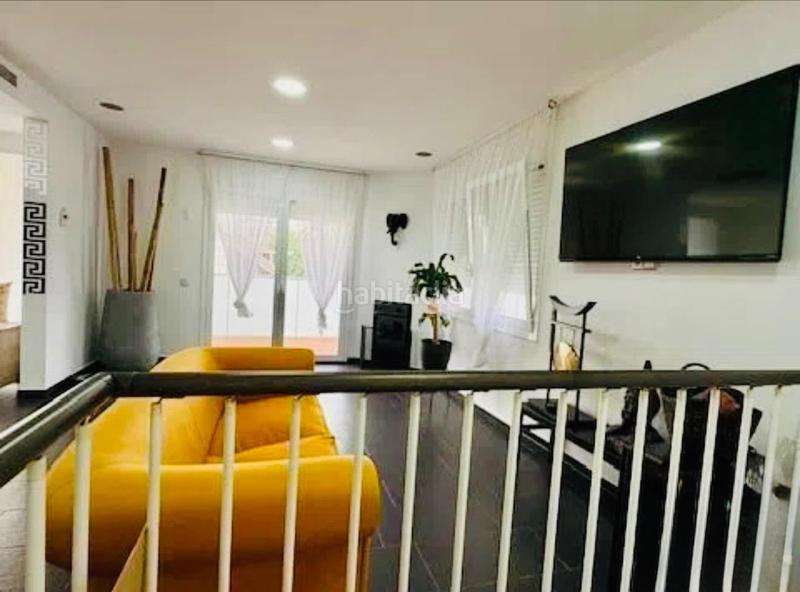 Foto cd46bf20-ff5d-40ab-b640-b73e831d441b. Chalet con riscaldamento parcheggio piscina in Cunit residencial Cunit