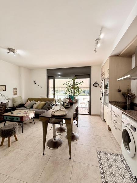 Foto 51c8eae3-7088-47b4-995e-f8d7e88d31cf. Appartamento con parcheggio piscina in Cunit residencial Cunit