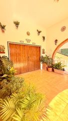 Towny house  Can nicolau. Impresionante pareado en cunit tu refugio ideal a un paso de la