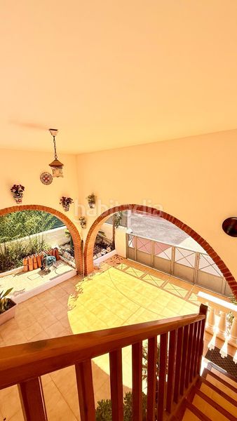 Foto c9955502-1148-4605-8607-eda53cebd74d. Casa aparellada amb aparcament piscina a Cunit residencial Cunit