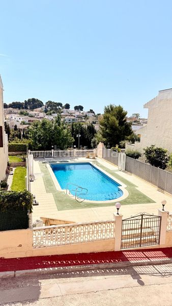 Foto cebe6b6b-9612-4cf1-875a-187952fdaf19. Casa aparellada amb aparcament piscina a Cunit residencial Cunit
