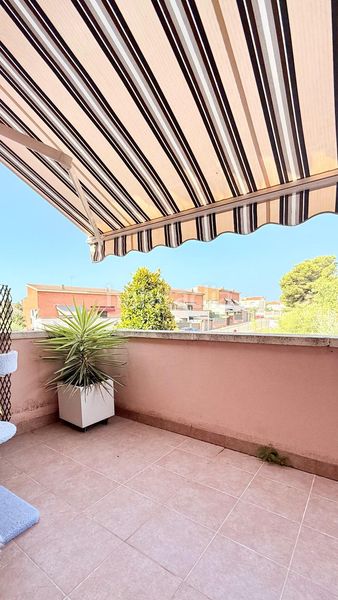 Foto a6a4aac4-e705-4350-9763-98d339db9a5d. Casa adossada amb calefacció aparcament a Cunit residencial Cunit